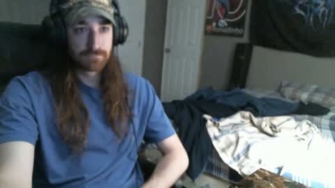 Snapshot of hellothereimcoolyo chatting on December 20, 1:33 pm longhairbeardedguy online show from December 20, 1:33 pm