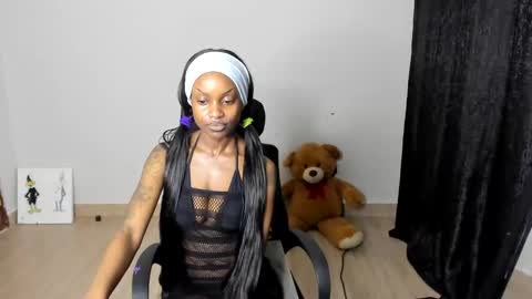 Snapshot of hellotitty_ chatting on March 1, 2:04 am Sandy online show from March 1, 2:04 am