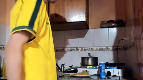 Snapshot of helokitkat chatting on September 9, 3:28 am helokitkat online show from September 9, 3:28 am