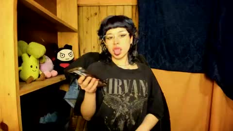 Snapshot of helokitkat chatting on October 21, 1:17 am helokitkat online show from October 21, 1:17 am