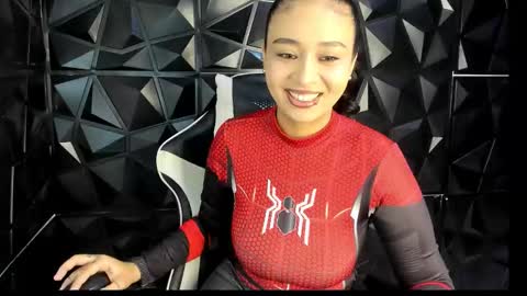 Snapshot of heluehorny13 chatting on October 26, 4:07 am heluehorny13 online show from October 26, 4:07 am