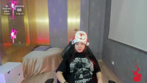 Snapshot of hemmy_tay chatting on December 20, 3:13 am Hemmy online show from December 20, 3:13 am