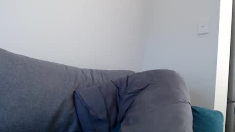 hempie1973 online show from October 26, 5:24 am