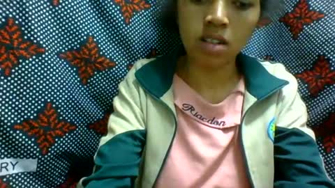 Snapshot of henitsaldy chatting on July 12, 3:25 pm henitsaldy online show from July 12, 3:25 pm