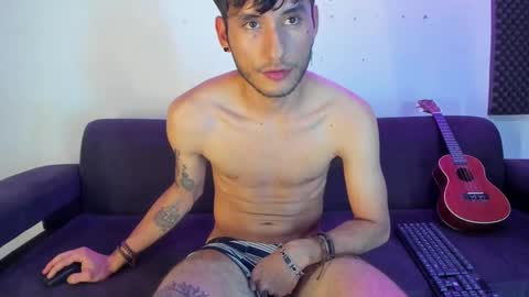 henrik_senn online show from December 3, 8:39 pm