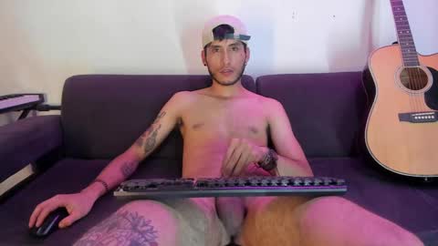 henrik_senn online show from December 14, 6:56 am