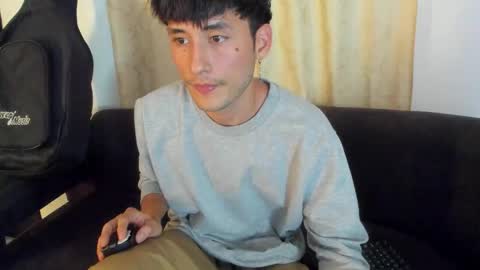 henrik_senn online show from October 12, 12:31 am