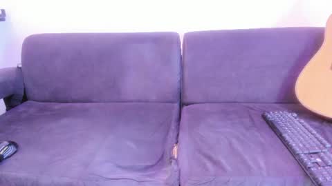 Snapshot of henrik_senn chatting on June 14, 8:55 pm henrik_senn online show from June 14, 8:55 pm