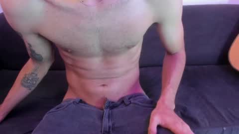 henrik_senn online show from July 14, 11:49 am