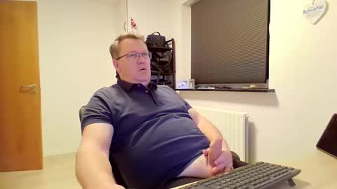 henrikrp1971 online show from February 8, 5:29 pm