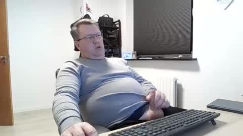henrikrp1971 online show from February 12, 9:33 pm