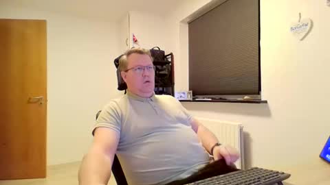 henrikrp1971 online show from February 16, 5:37 pm