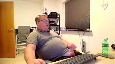 henrikrp1971 online show from November 5, 9:26 pm