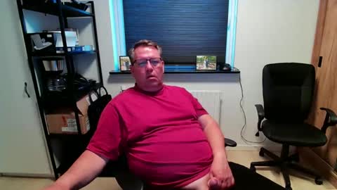 henrikrp1971 online show from May 1, 6:23 pm