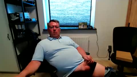 henrikrp1971 online show from May 25, 4:35 pm