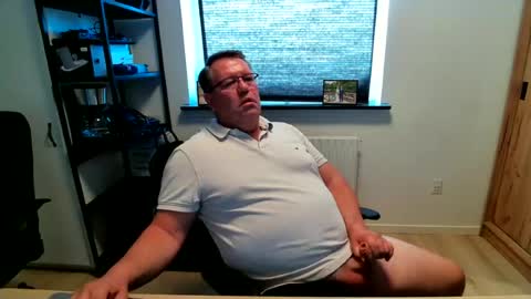 henrikrp1971 online show from June 19, 4:55 pm