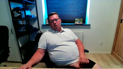 henrikrp1971 online show from June 23, 12:36 pm