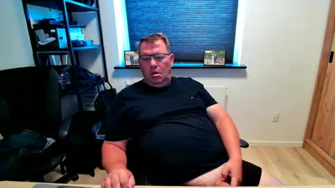 henrikrp1971 online show from June 26, 8:30 am