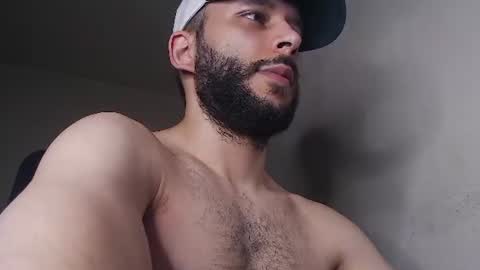 Snapshot of henryaxe chatting on June 17, 4:19 pm HenryAxe online show from June 17, 4:19 pm