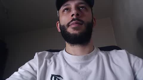 Snapshot of henryaxe chatting on June 19, 1:15 pm HenryAxe online show from June 19, 1:15 pm