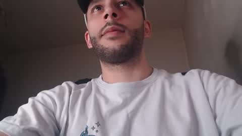 Snapshot of henryaxe chatting on July 12, 11:07 pm HenryAxe online show from July 12, 11:07 pm