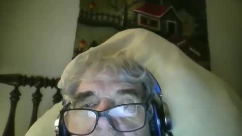 Snapshot of henrybond1979 chatting on May 12, 6:54 am henrybond1979 online show from May 12, 6:54 am