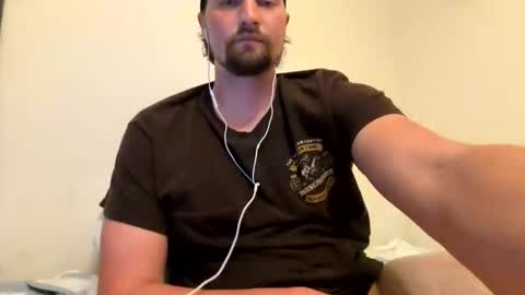 Snapshot of henryjackk chatting on March 23, 12:14 am HenryJackk online show from March 23, 12:14 am