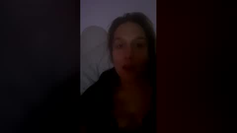 Snapshot of hensiki1 chatting on December 14, 8:02 pm love to experiment online show from December 14, 8:02 pm