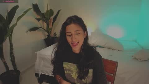 Hello I am Valentina independent Colombian model I love sensuality and pleasure welcome online show from November 25, 12:21 am