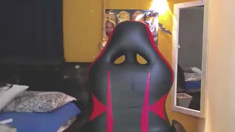 HERA online show from December 17, 2:12 am