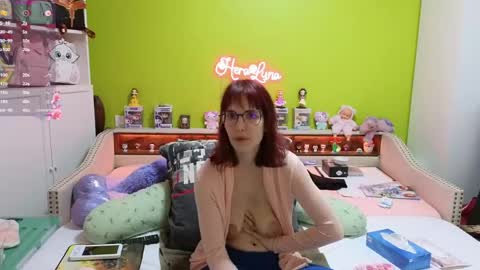 Snapshot of heraluna_ chatting on April 14, 7:53 pm HeraLuna online show from April 14, 7:53 pm