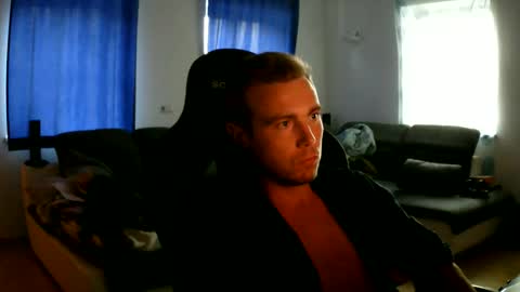 Snapshot of herbstenden chatting on May 24, 6:24 pm John Pearl online show from May 24, 6:24 pm