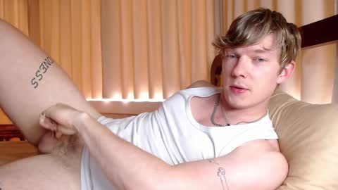 Snapshot of hercules__ chatting on December 11, 4:49 am Gregblonde  Alextattoo online show from December 11, 4:49 am