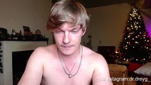 Snapshot of hercules__ chatting on December 28, 6:18 pm Gregblonde  Alextattoo online show from December 28, 6:18 pm