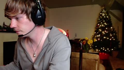Snapshot of hercules__ chatting on January 6, 4:34 pm Gregblonde  Alextattoo online show from January 6, 4:34 pm