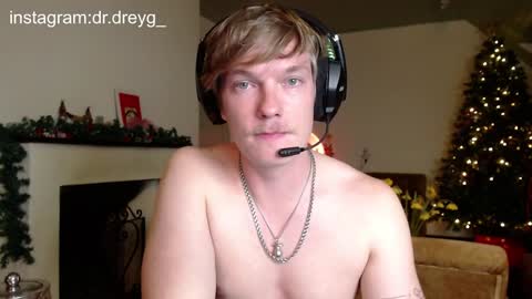 Snapshot of hercules__ chatting on January 9, 5:33 pm Gregblonde  Alextattoo online show from January 9, 5:33 pm