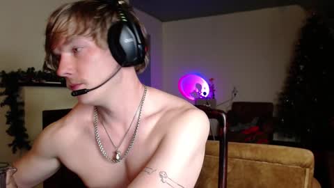 Snapshot of hercules__ chatting on January 11, 2:47 pm Gregblonde  Alextattoo online show from January 11, 2:47 pm