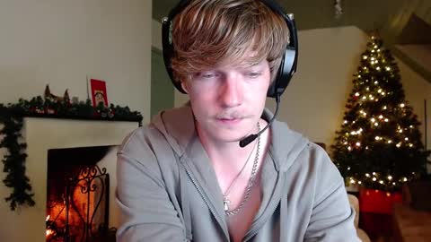 Snapshot of hercules__ chatting on January 12, 3:03 pm Gregblonde  Alextattoo online show from January 12, 3:03 pm