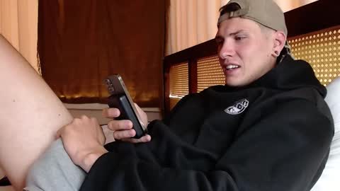 Snapshot of hercules__ chatting on February 22, 1:00 am Gregblonde  Alextattoo online show from February 22, 1:00 am