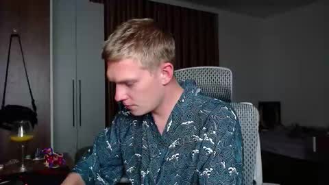 Snapshot of hercules__ chatting on September 15, 2:06 pm Gregblonde  Alextattoo online show from September 15, 2:06 pm