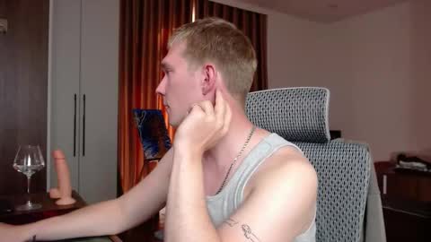 Snapshot of hercules__ chatting on September 17, 8:16 am Gregblonde  Alextattoo online show from September 17, 8:16 am