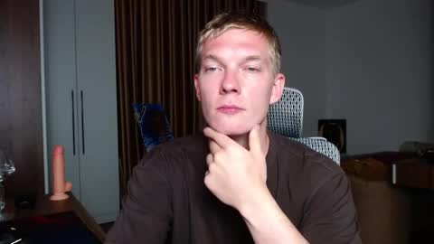 Snapshot of hercules__ chatting on September 22, 2:52 pm Gregblonde  Alextattoo online show from September 22, 2:52 pm