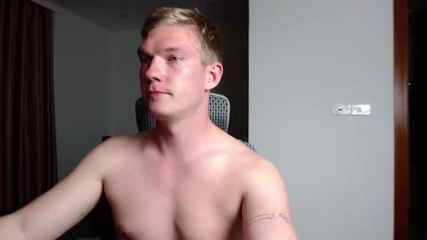 Snapshot of hercules__ chatting on September 25, 1:04 pm Gregblonde  Alextattoo online show from September 25, 1:04 pm