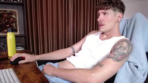 Snapshot of hercules__ chatting on September 26, 1:31 am Gregblonde  Alextattoo online show from September 26, 1:31 am