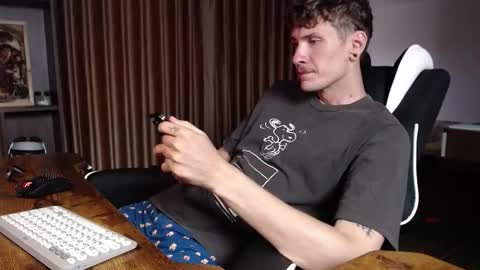 Snapshot of hercules__ chatting on November 6, 1:28 am Gregblonde Alextattoo online show from November 6, 1:28 am