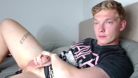 Snapshot of hercules__ chatting on November 19, 1:44 pm Gregblonde Alextattoo online show from November 19, 1:44 pm