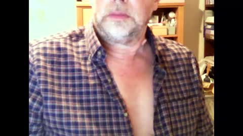 Snapshot of hereford66 chatting on December 14, 8:34 am hereford66 online show from December 14, 8:34 am