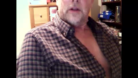 Snapshot of hereford66 chatting on February 19, 9:17 am hereford66 online show from February 19, 9:17 am