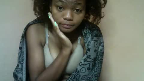 Snapshot of herisse01 chatting on May 18, 10:48 pm herisse01 online show from May 18, 10:48 pm