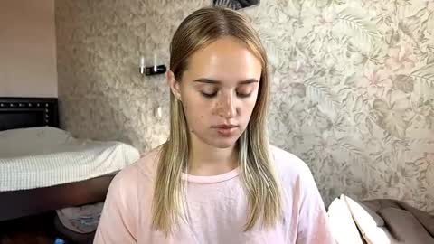 Snapshot of hermiladziekan chatting on September 11, 7:41 am Sylvia online show from September 11, 7:41 am